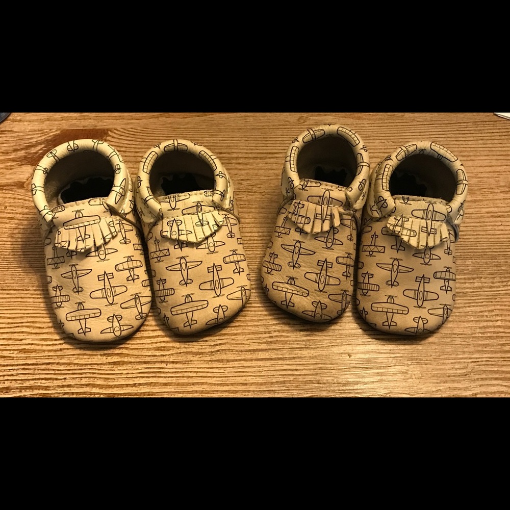 2 pairs sz 5 Freshly Picked Airplanes